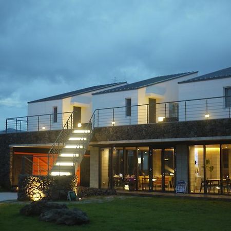 Hotel Eridu Cafe N Beds à Seogwipo Extérieur photo
