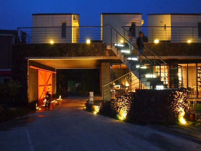 Hotel Eridu Cafe N Beds à Seogwipo Extérieur photo